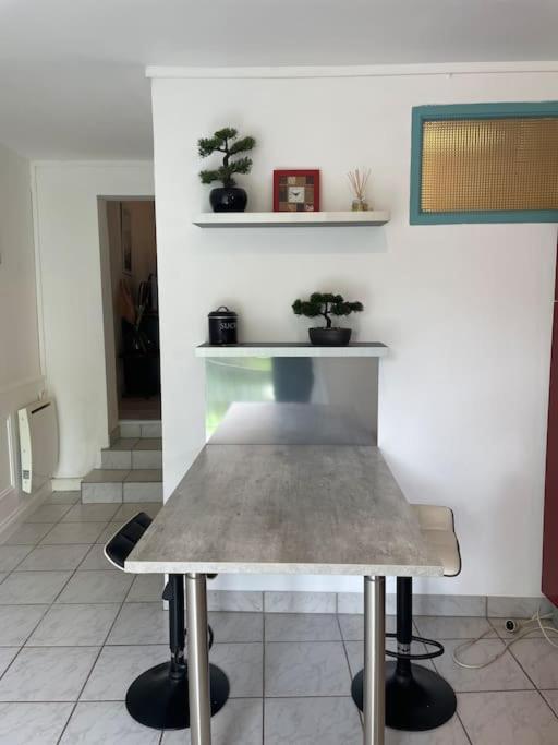 Les Berges De L'Oust Apartment Malestroit Luaran gambar