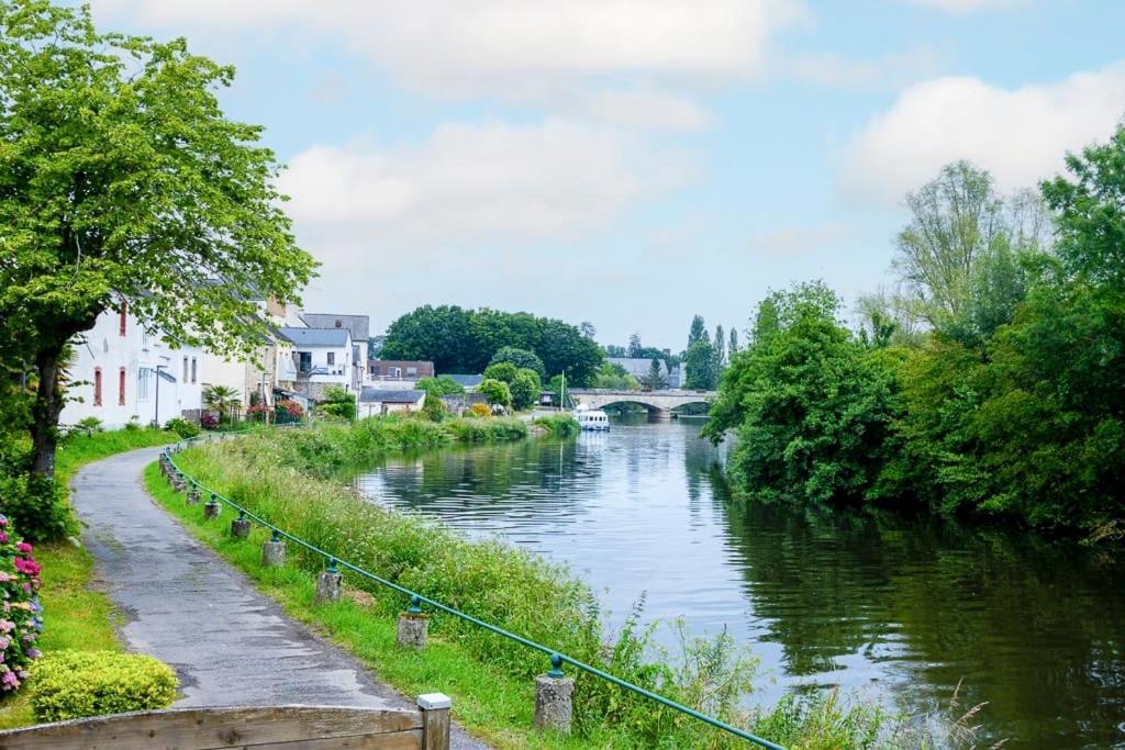 Les Berges De L'Oust Apartment Malestroit Luaran gambar